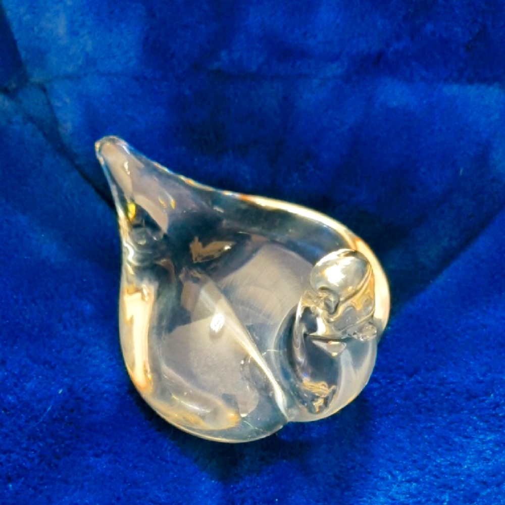 Elegant Glass Hand blown Bird Figurine, swan.